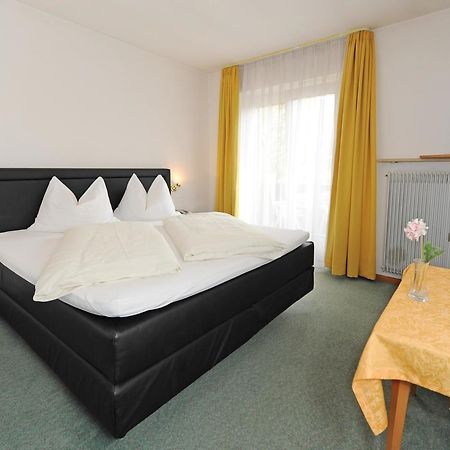 Hotel Pension Schweitzer Schlanders Buitenkant foto