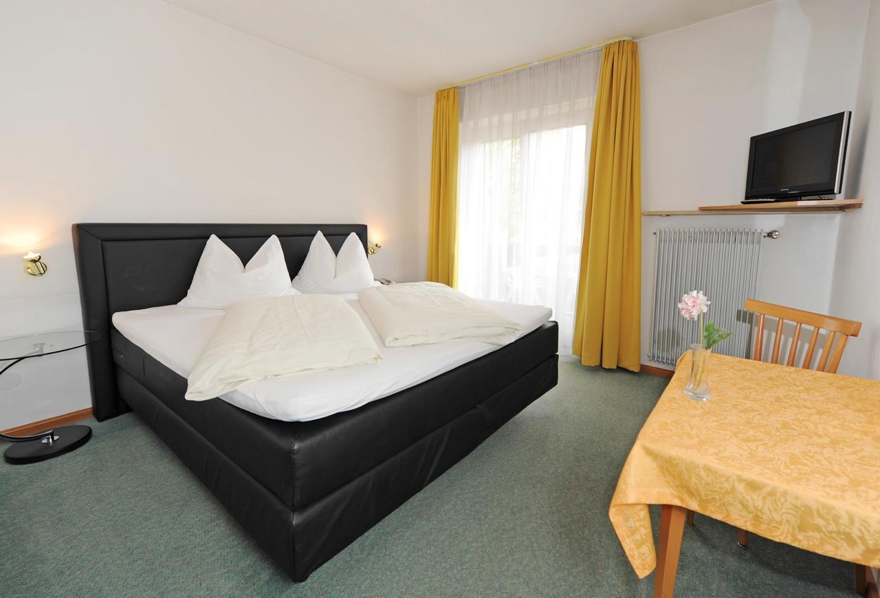 Hotel Pension Schweitzer Schlanders Buitenkant foto
