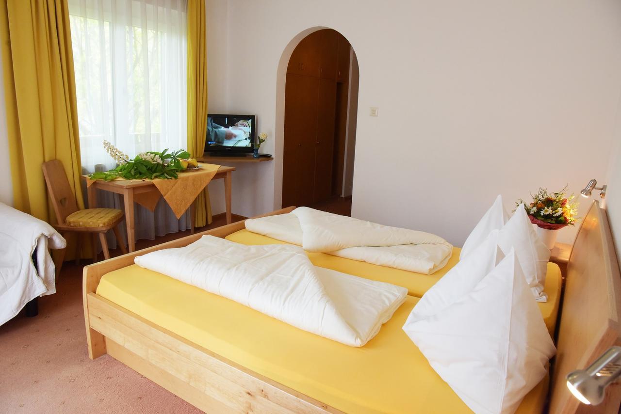 Hotel Pension Schweitzer Schlanders Buitenkant foto