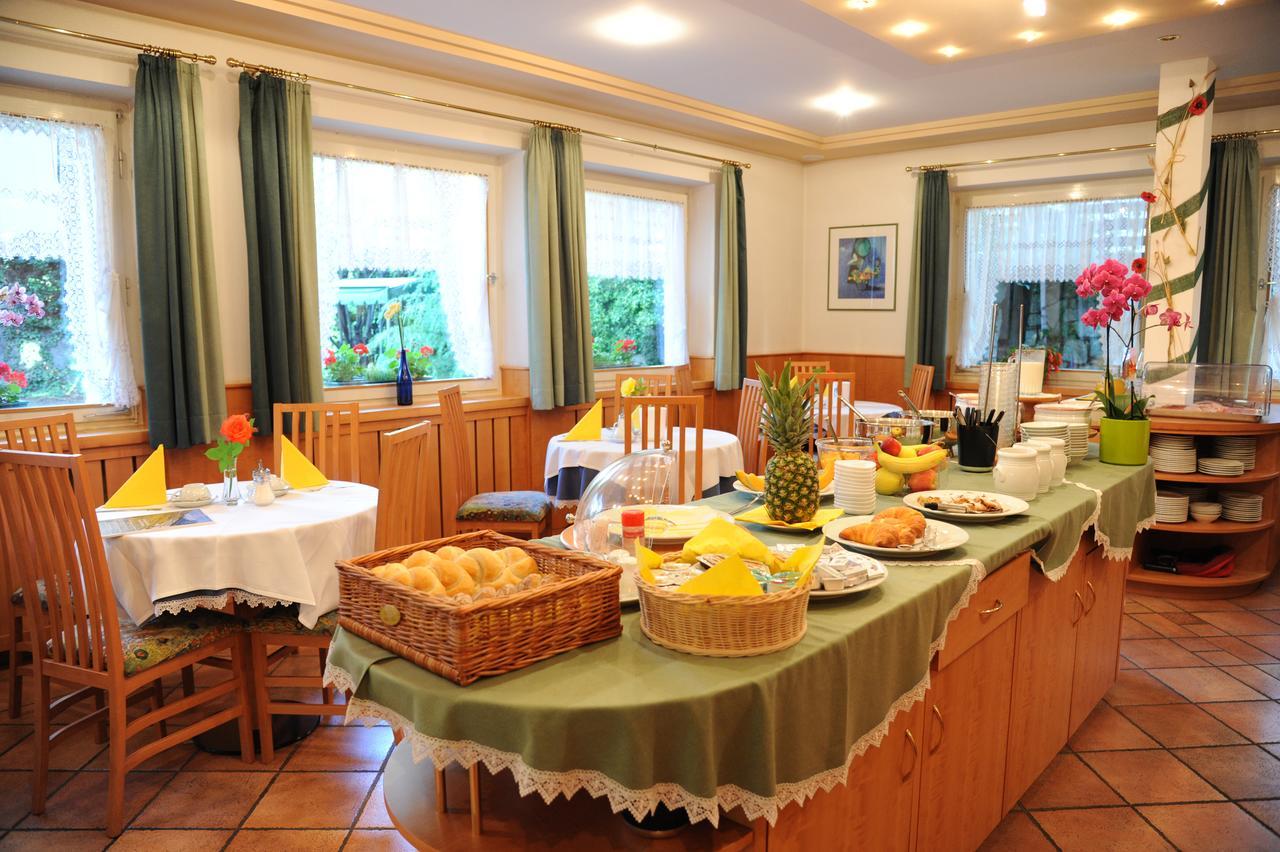 Hotel Pension Schweitzer Schlanders Buitenkant foto