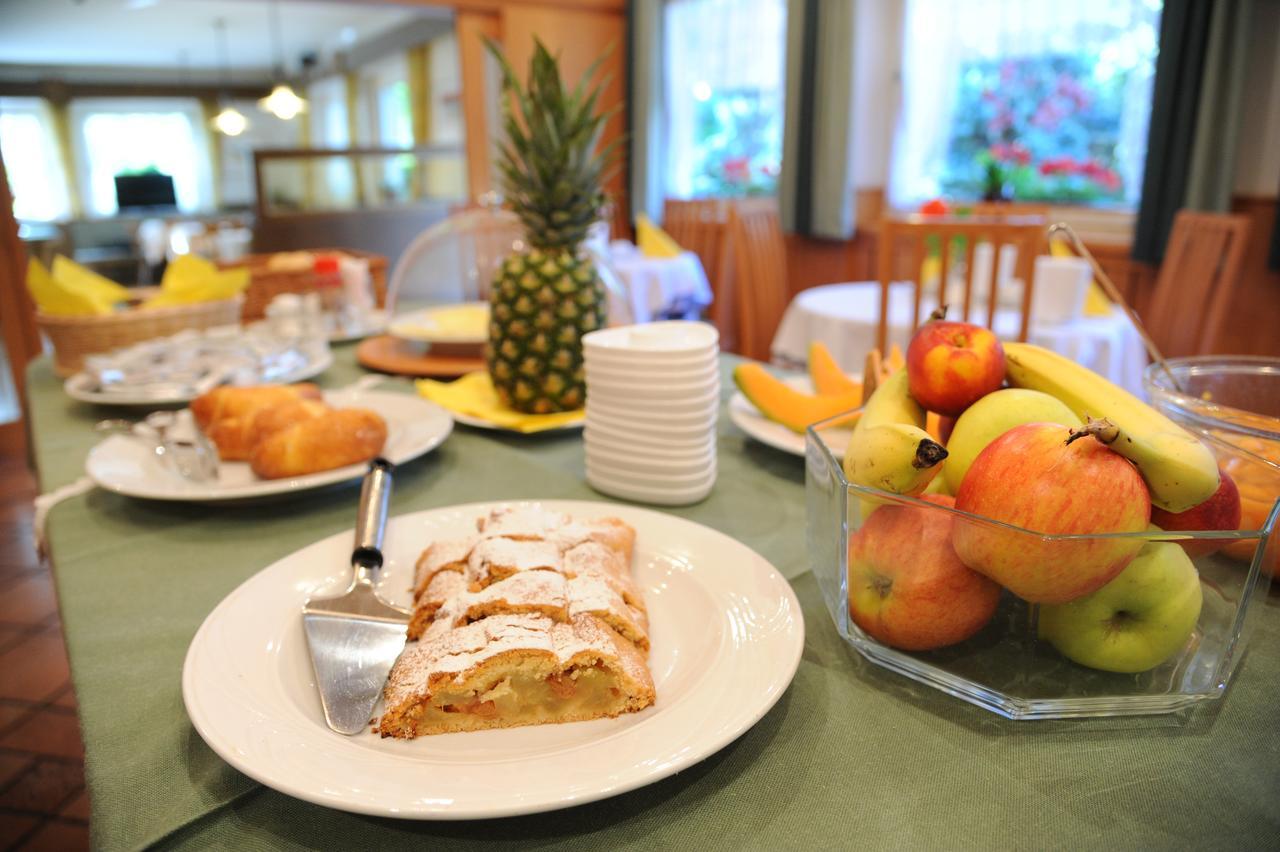 Hotel Pension Schweitzer Schlanders Buitenkant foto