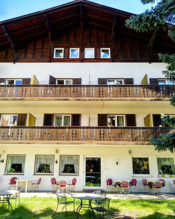 Hotel Pension Schweitzer Schlanders Buitenkant foto