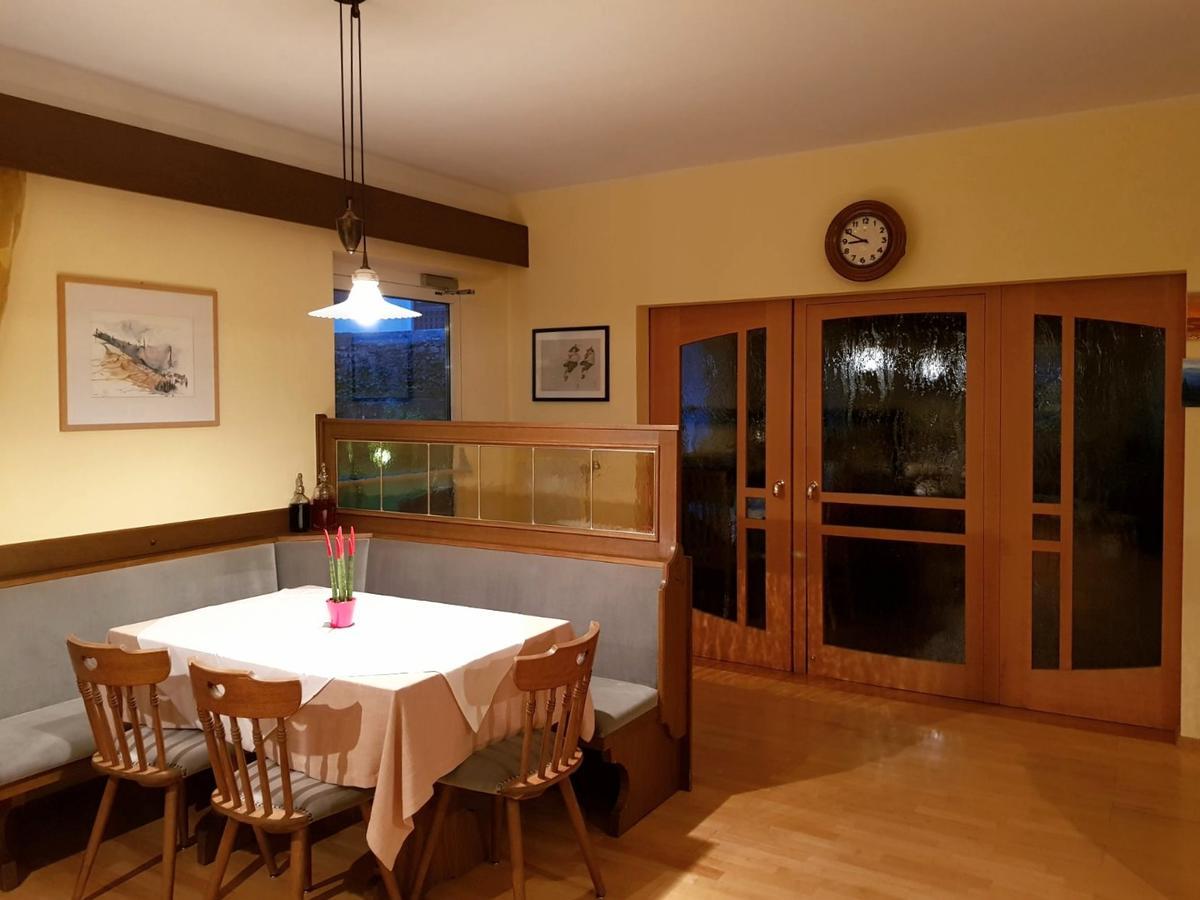 Hotel Pension Schweitzer Schlanders Buitenkant foto